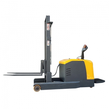 1.5噸前移電動堆高車