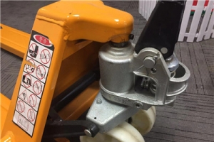 手動拖盤搬運車不能正常提升是怎么回事？