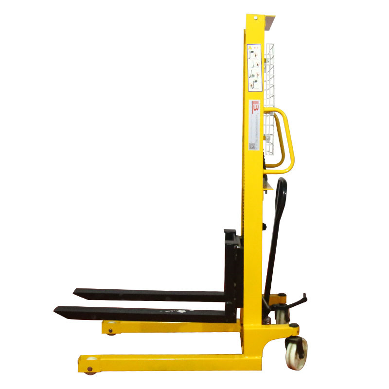 倉儲叉車廠家批發的手動堆高車有什么特點