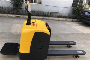 酷暑的夏日電動(dòng)平臺(tái)搬運(yùn)車應(yīng)該如何保養(yǎng)？?