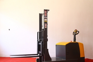 電動叉車有支腿和無支腿的優缺點你了解嗎？