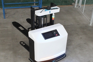 電動叉車廠家聊一聊無人叉車的發展狀況