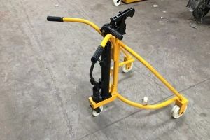 油桶搬運(yùn)車(chē)有哪些特點(diǎn)？