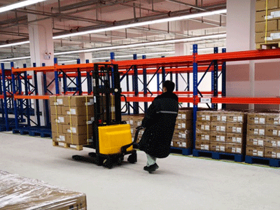 2026年教程系列來咯！半電動堆高車操作步驟一覽