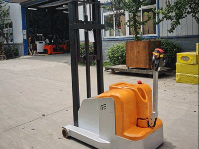 泰興市新牛盾步行式平衡重堆高車優勢講解！