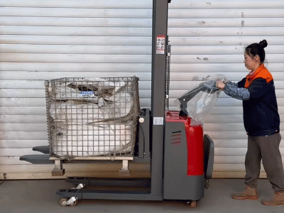 電動(dòng)堆垛車