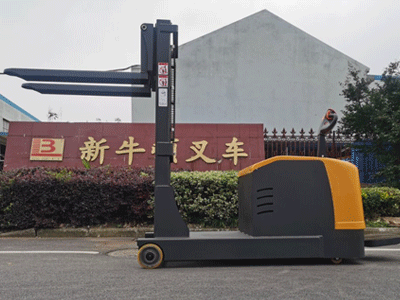 站駕式平衡重堆高車室內(nèi)作業(yè)規(guī)范（注意事項）