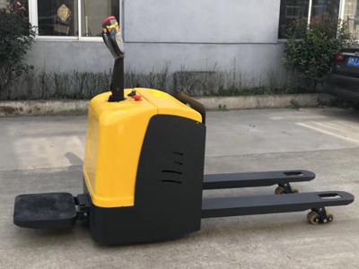 站駕式全電動(dòng)搬運(yùn)車