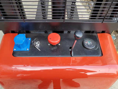 半電動堆高車按鈕