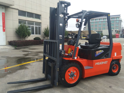 新牛盾燃油叉車怎么保養？避開這些坑！