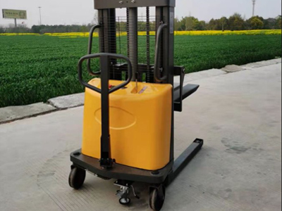 半電動堆高車產品