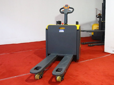 搬運車貨叉細節(jié)