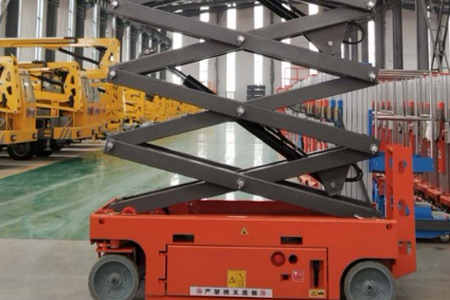 剪叉式高空作業(yè)平臺(tái)